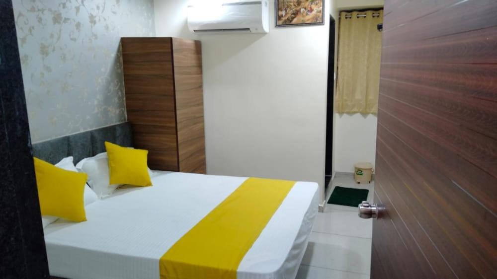 Hotel Atlanta Ahmedabad Esterno foto