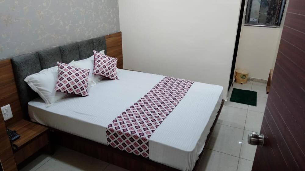 Hotel Atlanta Ahmedabad Esterno foto